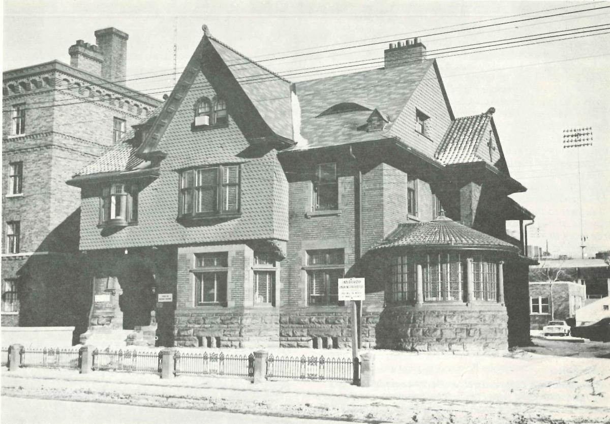 Fig. F. 123 St. George Street in 1972. "Chapter History." Tau Kappa chapter of Phi Gamma Delta at the University of Toronto.